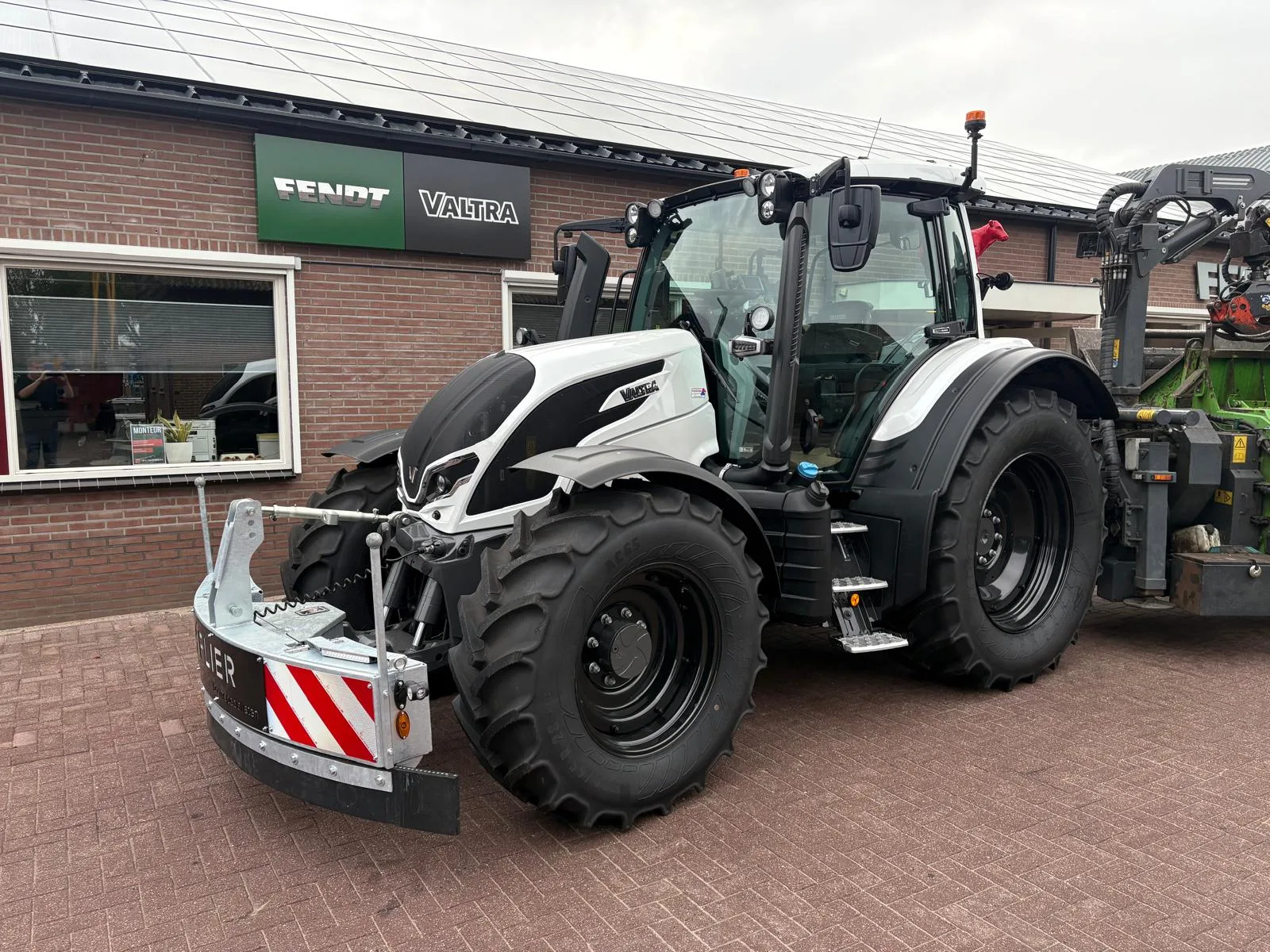 Valtra N155eD