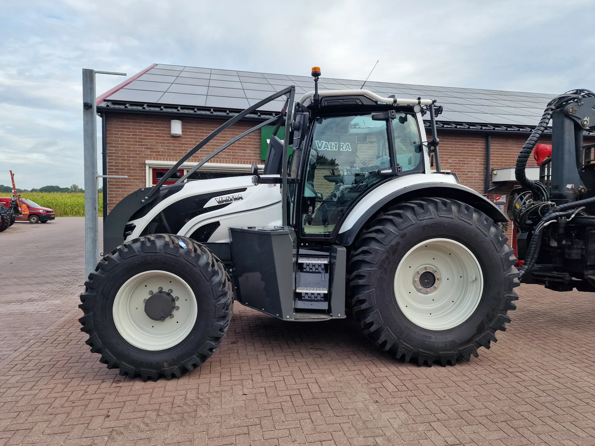 VALTRA T155A